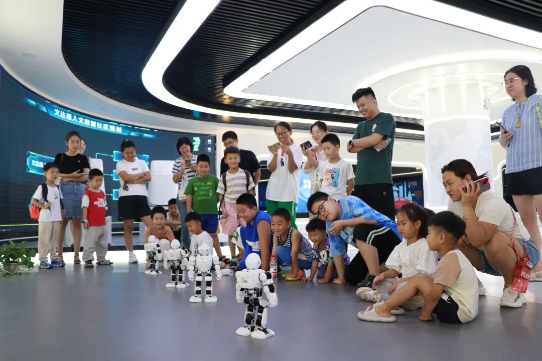 知無央,愛無疆丨科普研學(xué),走進(jìn)文達(dá)通股份數(shù)字城市展館