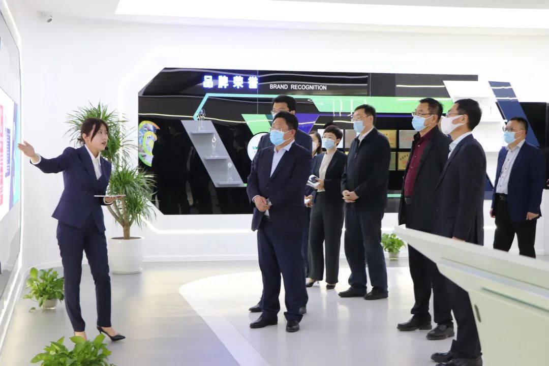 青島市民營經濟發展局郭振棟局長一行蒞臨文達通股份督導調研