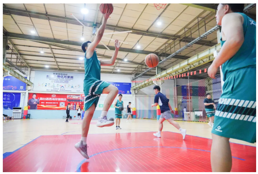 文達通股份“WIN籃球俱樂部”與青島西海岸新區中心醫院籃球隊友誼賽圓滿舉辦