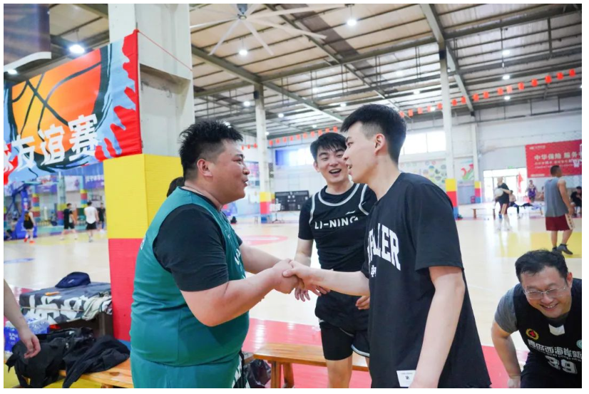 文達通股份“WIN籃球俱樂部”與青島西海岸新區中心醫院籃球隊友誼賽圓滿舉辦
