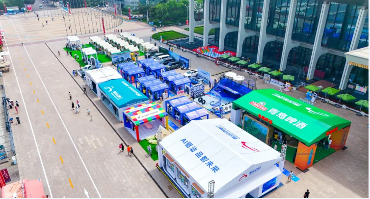 文達通AI無人清掃車亮相2024青島品牌日